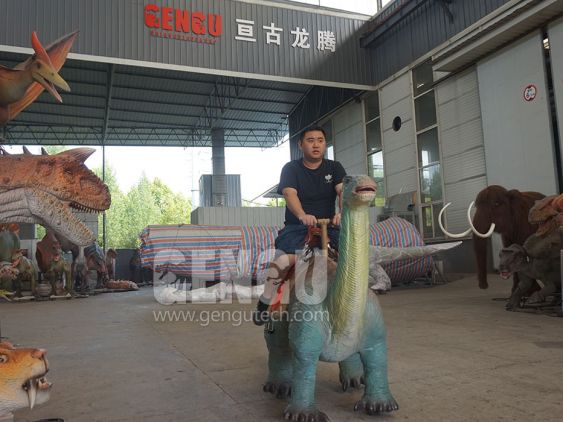 Walking Apatosaurus Ride