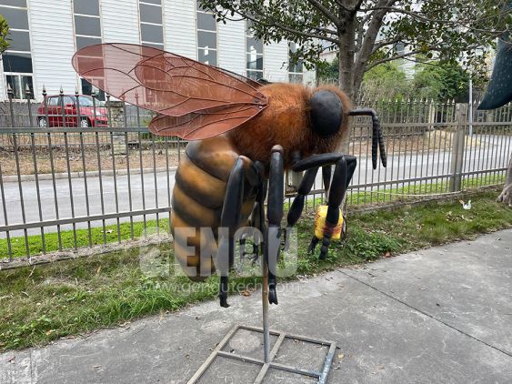 Bee