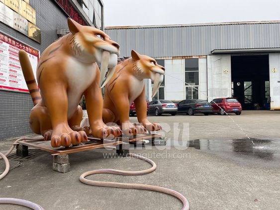 Fiberglass Saber-toothed Tiger