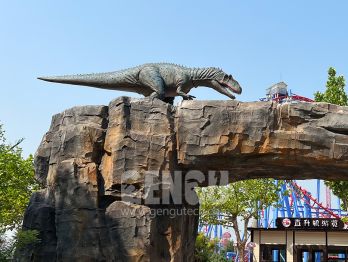 Allosaurus: The Fearsome "Different Lizard" of the Jurassic﻿