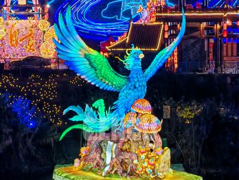 Qingluan: The Azure Phoenix of Chinese Mythology